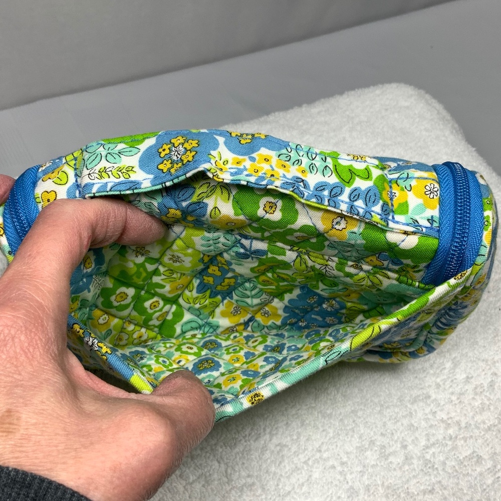 NWOT - Vera Bradley Cosmetic Travel Bag - Picture 3 of 7